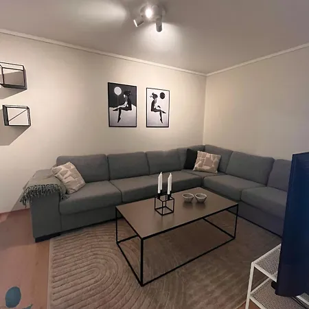 Apartman Stor Familieleilighet I Sentrum Med Solrik Balkong Kristiansand