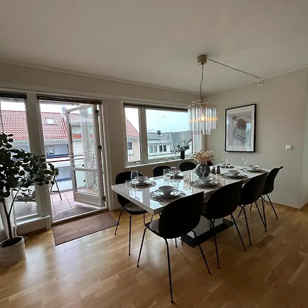 Apartman Stor Familieleilighet I Sentrum Med Solrik Balkong *