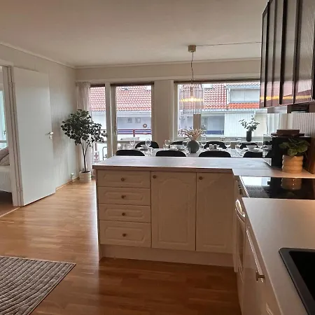 Apartamento Stor Familieleilighet I Sentrum Med Solrik Balkong