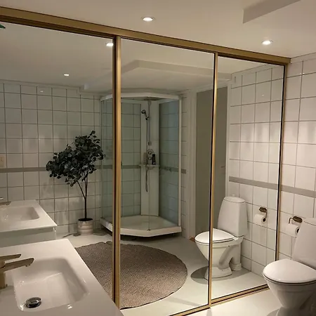 Apartamento Stor Familieleilighet I Sentrum Med Solrik Balkong Kristiansand
