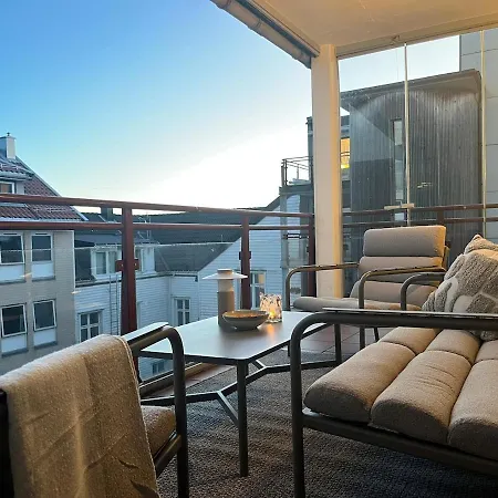 Stor Familieleilighet I Sentrum Med Solrik Balkong Apartamento Kristiansand