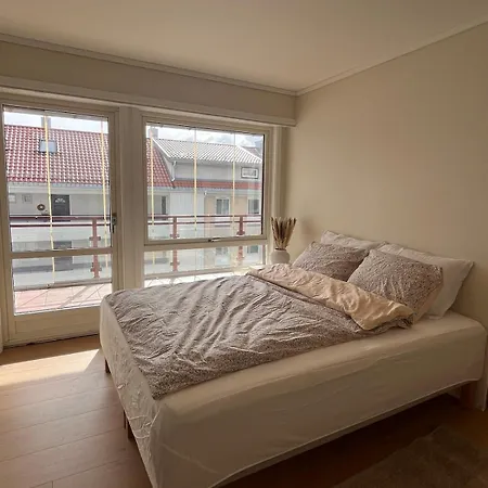 Stor Familieleilighet I Sentrum Med Solrik Balkong Kristiansand